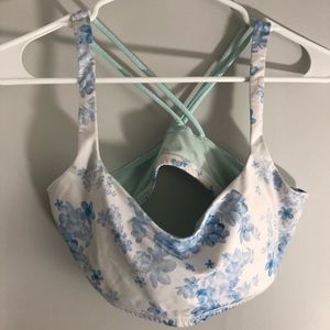 Lululemon sports bra